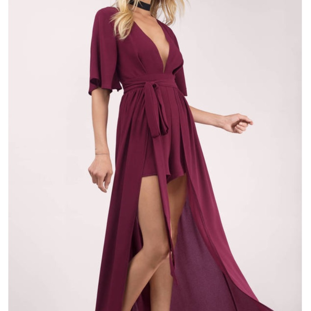 Tobi NWOT Wine Romper with Train